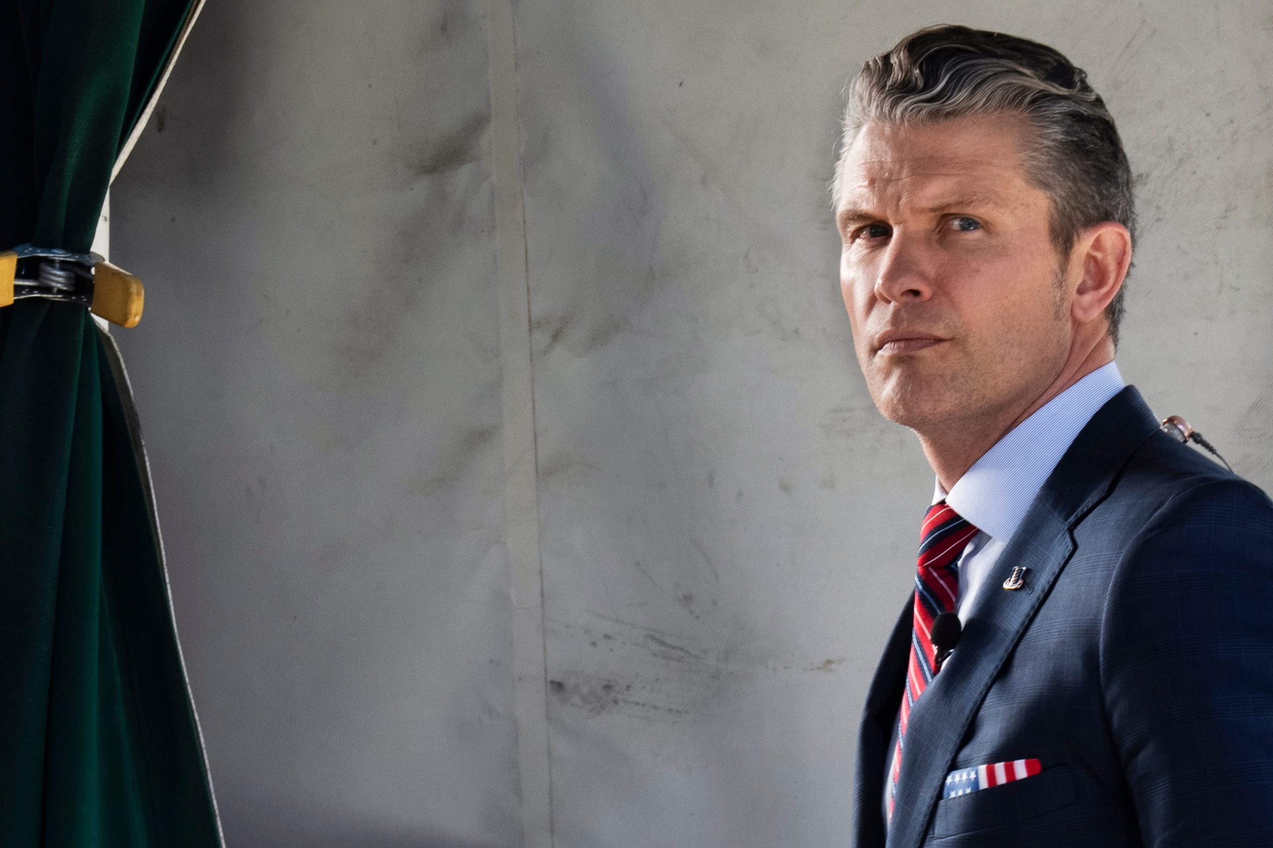 Filtración militar pone a Pete Hegseth en el centro de la controversia
