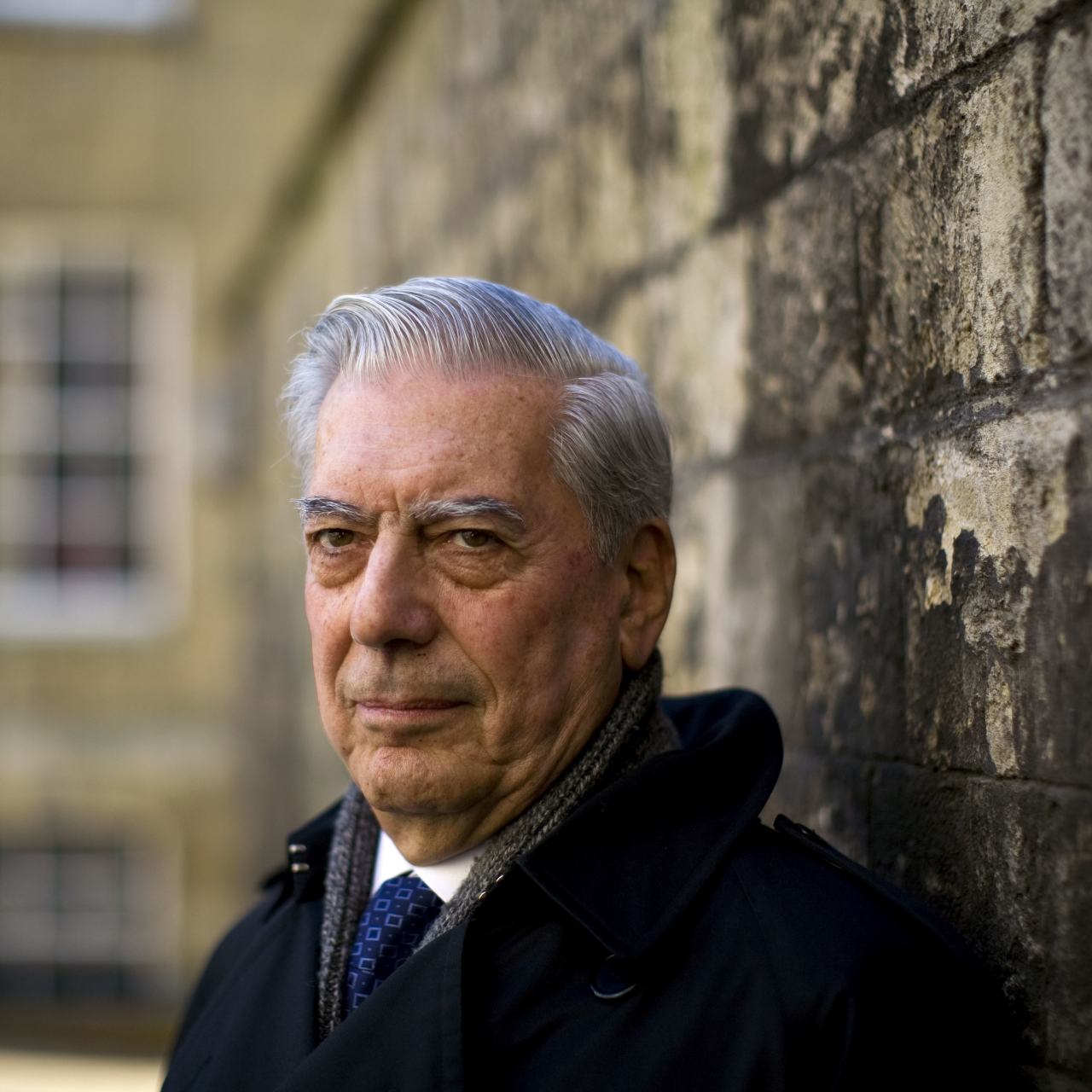 El Viraje Político de Vargas Llosa de la Izquierda Radical al Liberalismo