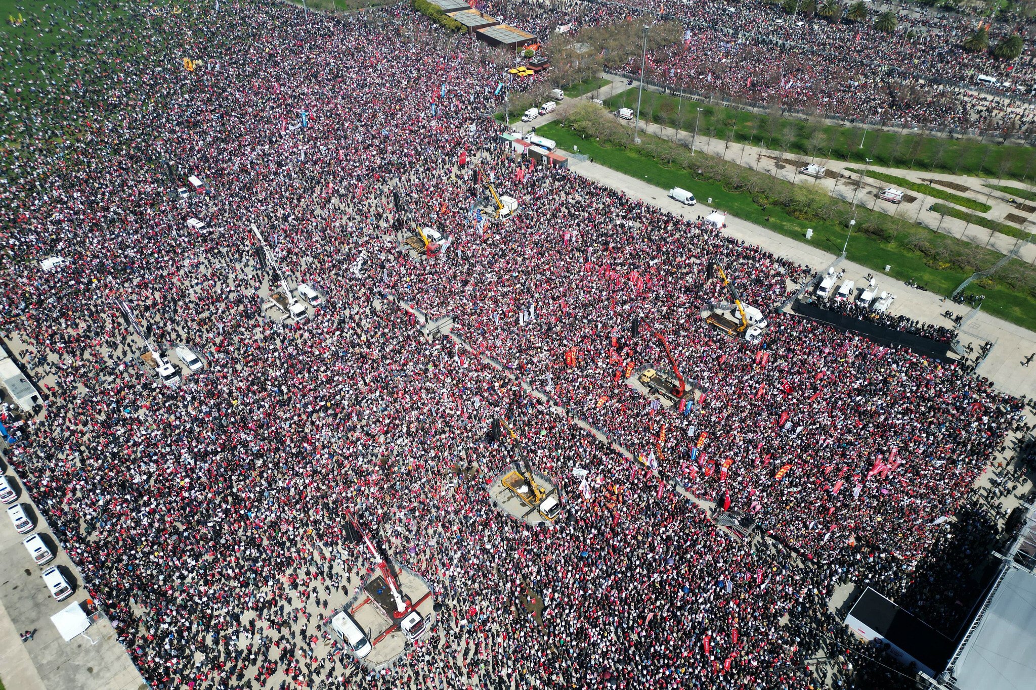 Protestas masivas en Turquía desafían a Erdogan