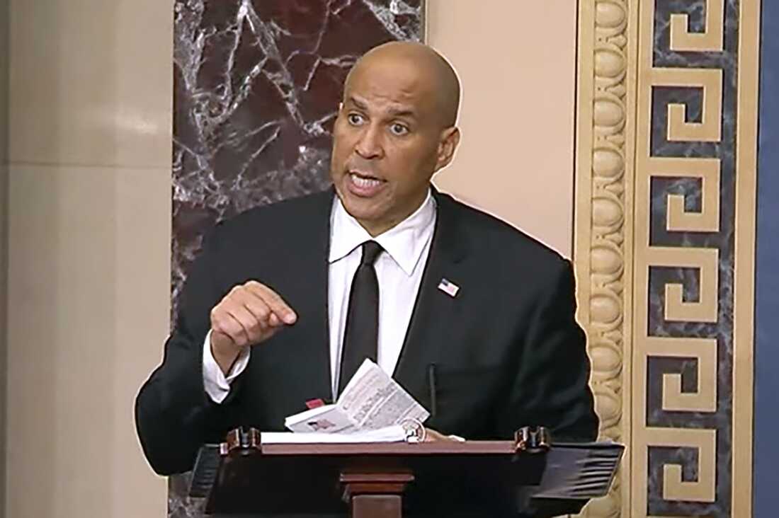 Discurso histórico: Cory Booker desafía a Trump en el Senado