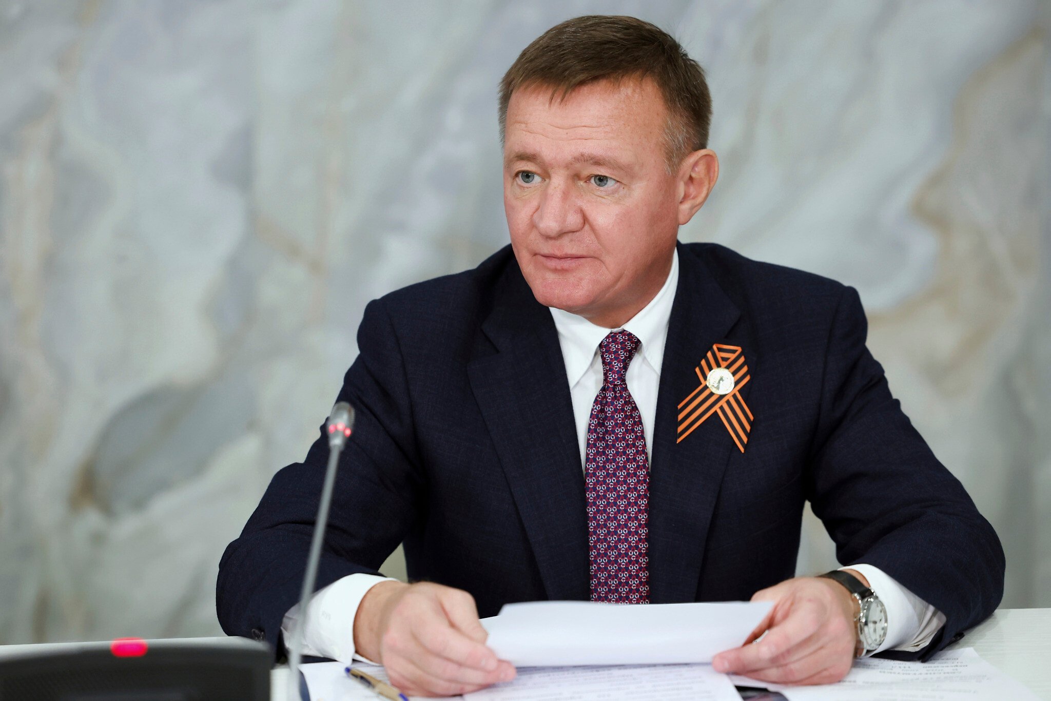 Suicidio del Ministro de Transporte de Rusia tras su Destitución Inquieta a la Élite Política