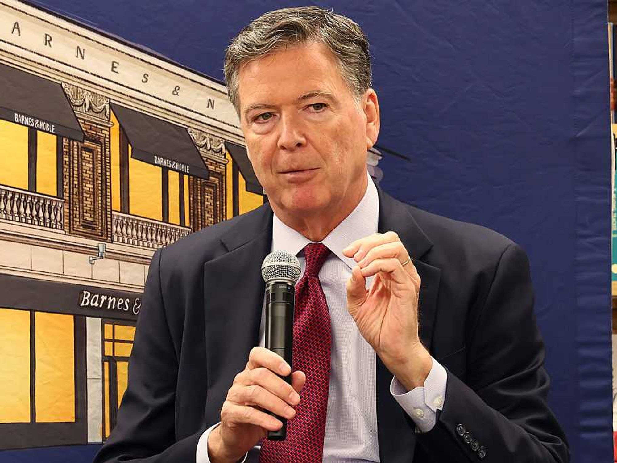 Imputación de James Comey genera controversia en EE.UU.