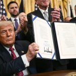 Cómo el GENIUS Act y el CLARITY Act Redefinen el Futuro de las Stablecoins y la Tokenización.